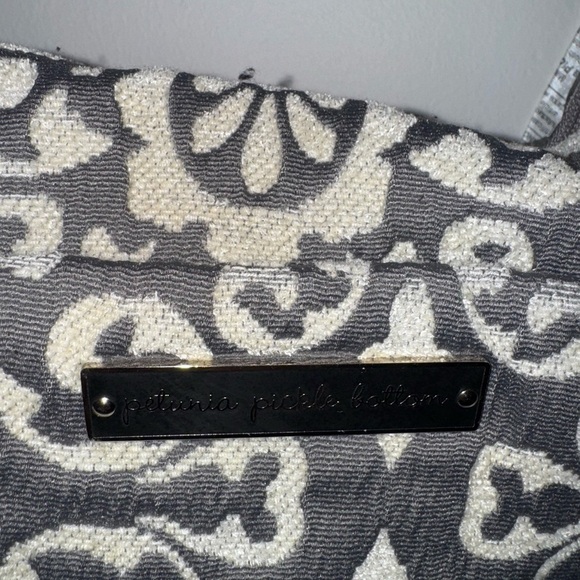 Petunia Pickle Bottom Touring Tote - Earl Grey - Picture 2 of 9